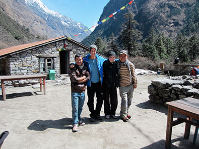 Photo de groupe pendant le trek au Langtang
