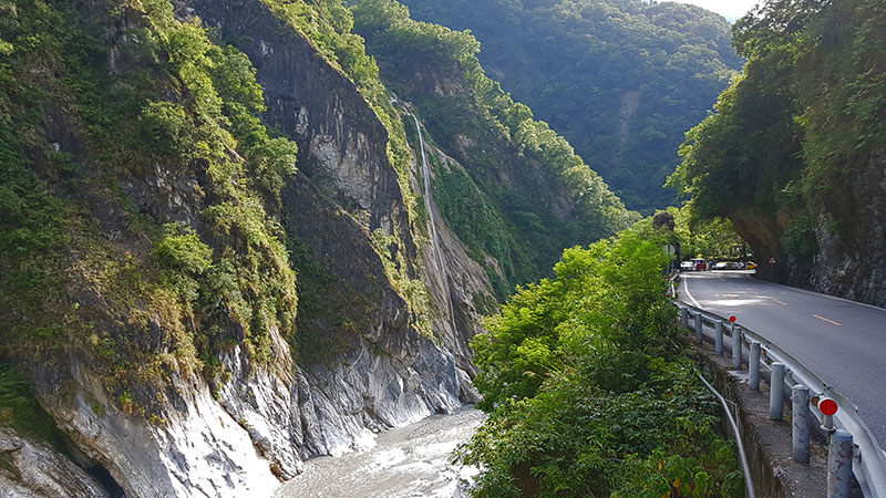 cascade Lushui Trail
